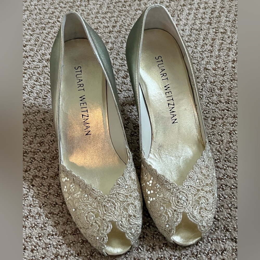 Stuart Weizman Size 4.5 - image 1